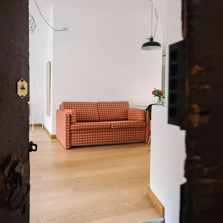 Flat Il Torrazzo Xiii Secolo Lägenhet *