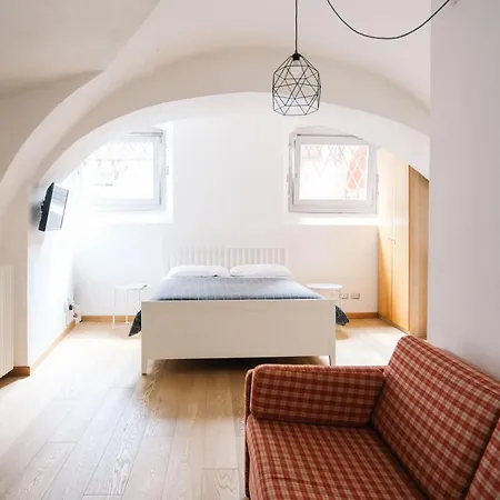 Lägenhet Flat Il Torrazzo Xiii Secolo Alzano Lombardo